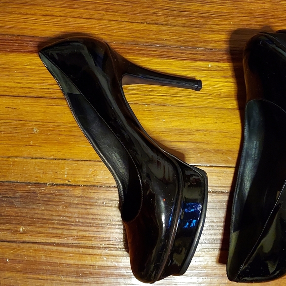 Vera Wang Lavender Label " Vero Cuoio" Black Patent Leather Stilettos Size 7M - Picture 6 of 16